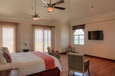 Luxury Villa Photo #12