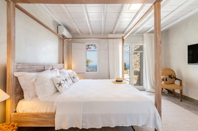 Luxury Villa Photo #29