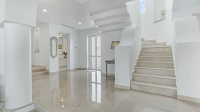 Luxury Villa Photo #27