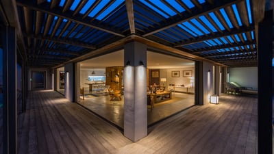 By Night: Modern and chic outdoor lightings.