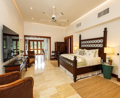 Luxury Villa Photo #37