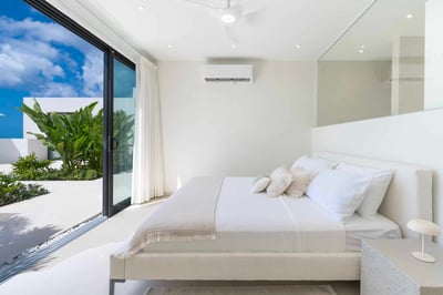 Luxury Villa Photo #32