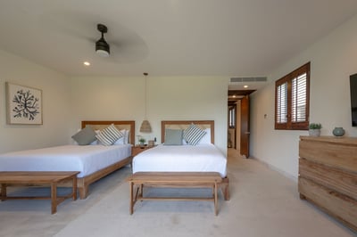 Luxury Villa Photo #47