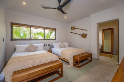 Luxury Villa Photo #16