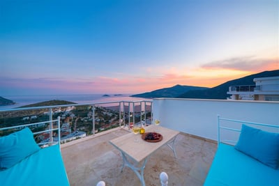 Luxury Villa Photo #18