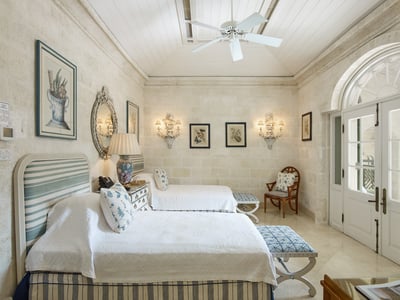 Luxury Villa Photo #25