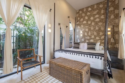 Luxury Villa Photo #37
