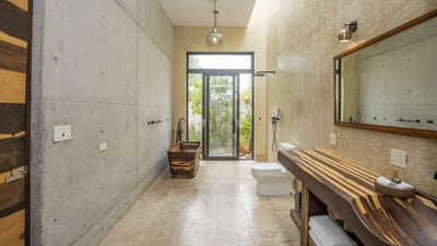 Luxury Villa Photo #42