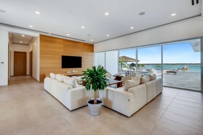 Luxury Villa Photo #39