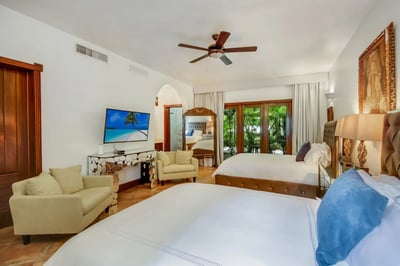 Luxury Villa Photo #39