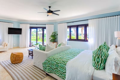 Luxury Villa Photo #35