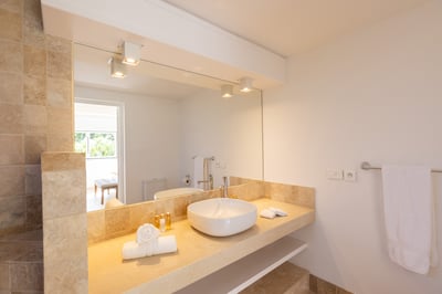 Luxury Villa Photo #38