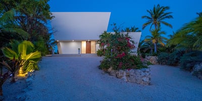 Luxury Villa Photo #48