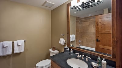 Bunkroom ensuite