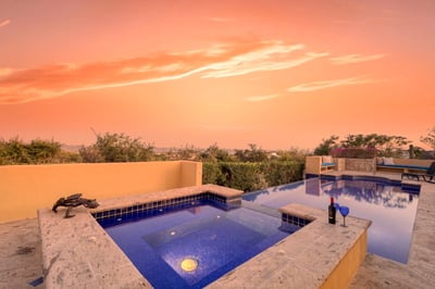 Luxury Villa Photo #16