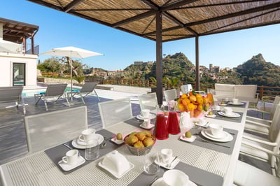 Luxury Villa Photo #18