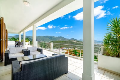Luxury Villa Photo #12