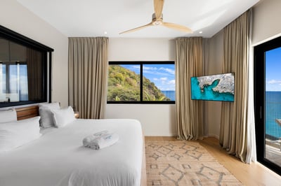 Luxury Villa Photo #37