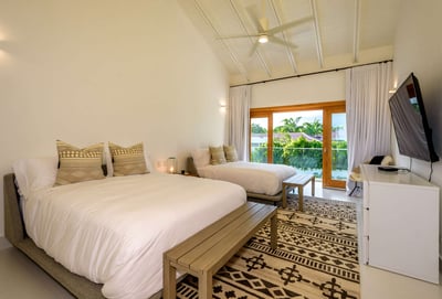 Luxury Villa Photo #27