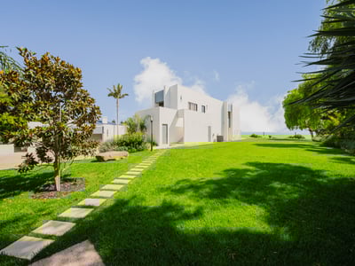 Luxury Villa Photo #6
