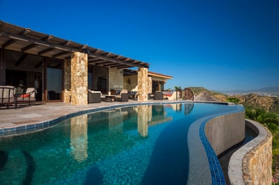 Luxury Villa Photo #4