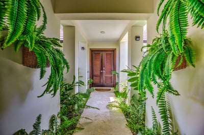 Luxury Villa Photo #30