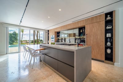 Luxury Villa Photo #11