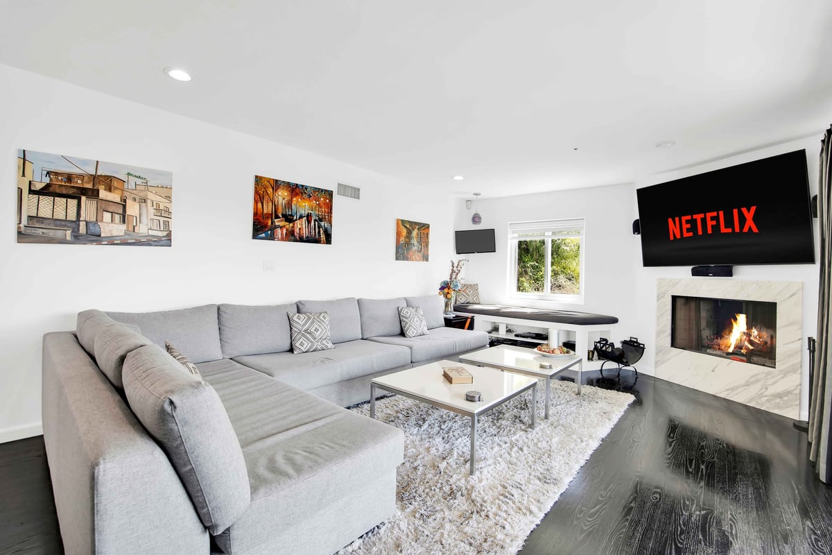 The Artist’s Summit