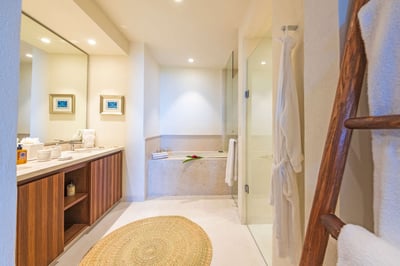 Luxury Villa Photo #22