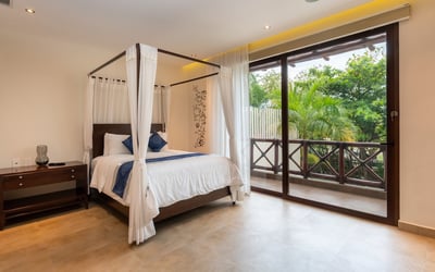 Luxury Villa Photo #39