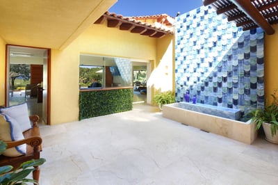 Luxury Villa Photo #15