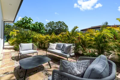 Main House – Primary 1: King Bed, AC & Private Terrace