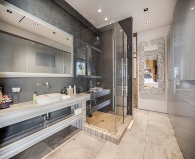 Luxury Villa Photo #43