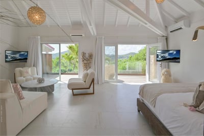 Luxury Villa Photo #35