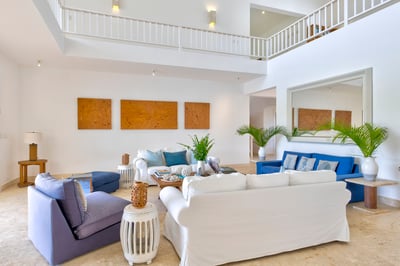 Luxury Villa Photo #18