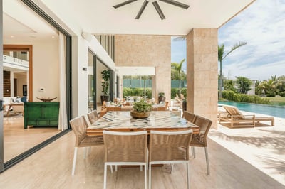 Luxury Villa Photo #6