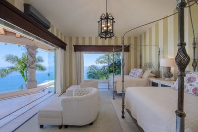 Luxury Villa Photo #27