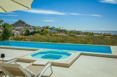 Luxury Villa Photo #8