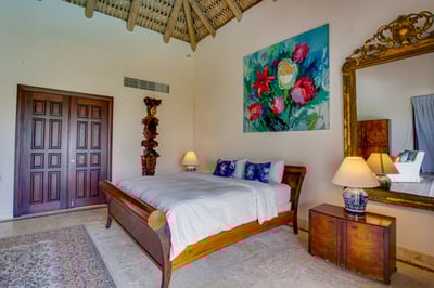 Luxury Villa Photo #48