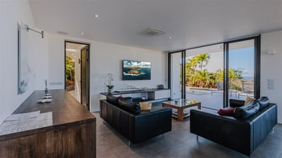 Luxury Villa Photo #18