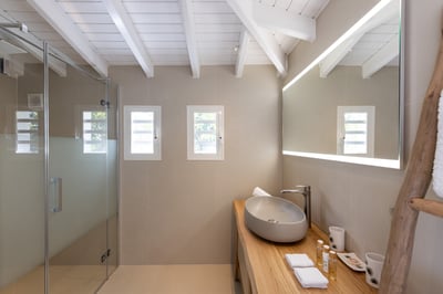 Luxury Villa Photo #32