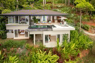 Luxury Villa Photo #3