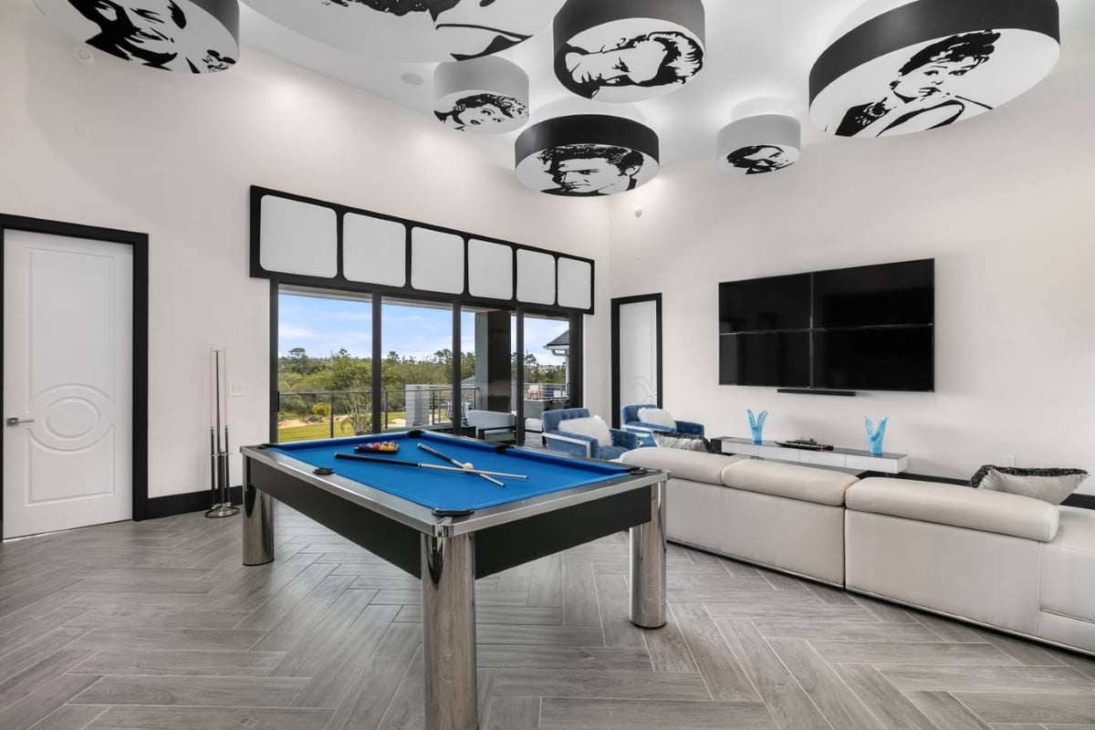 Contemporary Elegance Estate