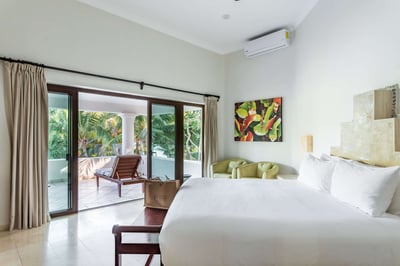 Luxury Villa Photo #28