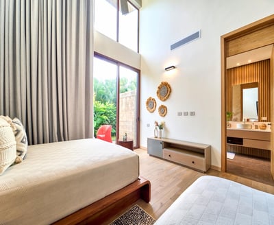 Luxury Villa Photo #40