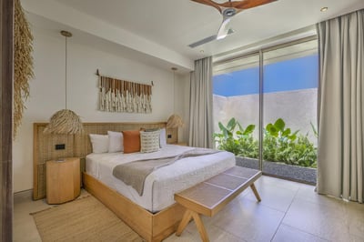 Luxury Villa Photo #26