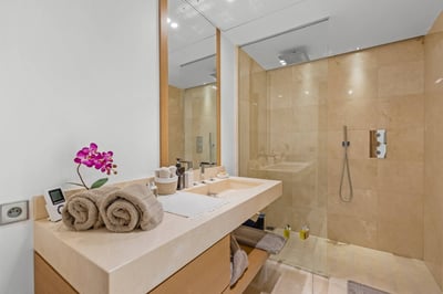 Luxury Villa Photo #38