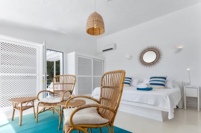 Luxury Villa Photo #36