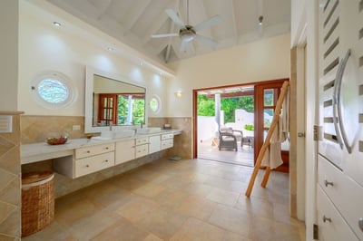 Luxury Villa Photo #23