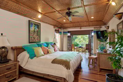 Luxury Villa Photo #24